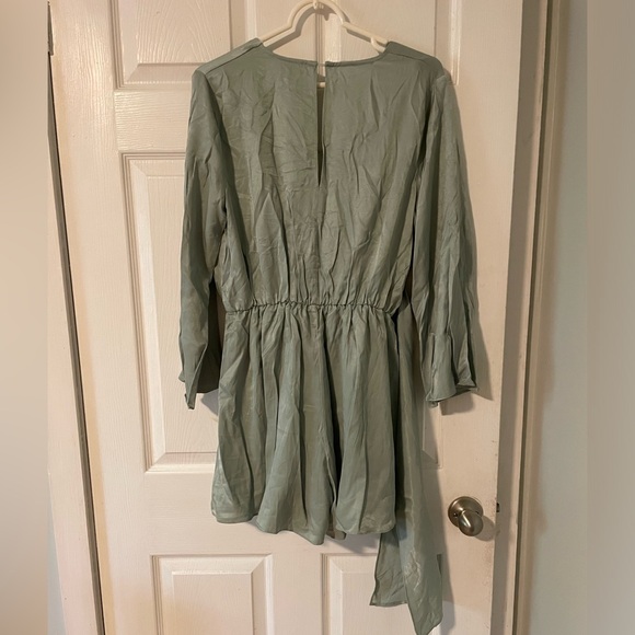 NWT Entro Sage Green Romper - Picture 5 of 9